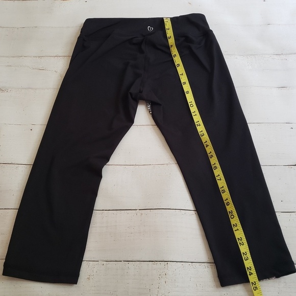 FULL TILT | Sport Capri Leggings | Small - Picture 8 of 8